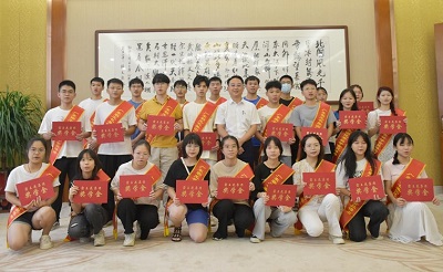 心系教育，以獎促學 ——廣東霸王花集團舉行2022年高考獎學金發(fā)放儀式
